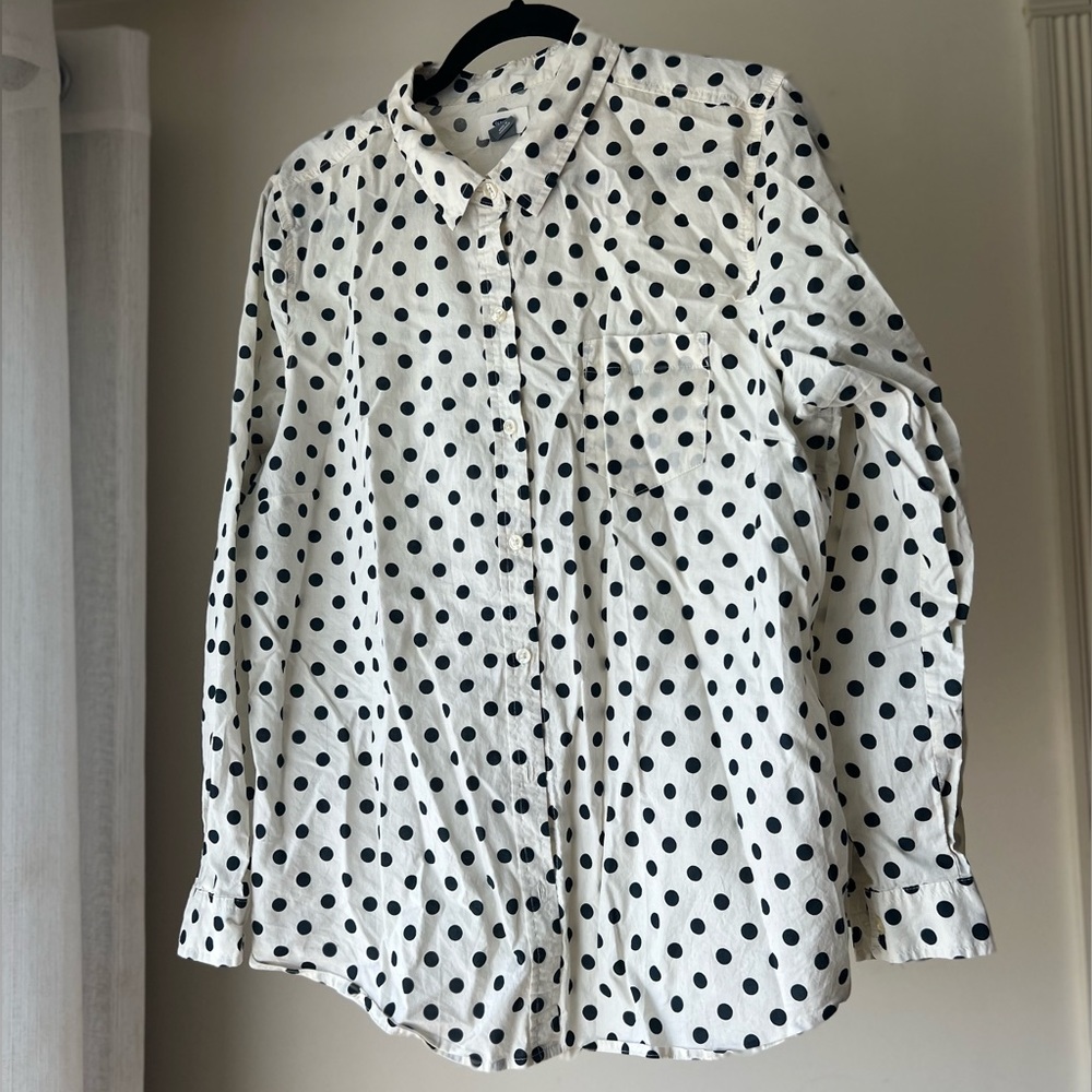 Old Navy button down shirt with collar. 100%cotton XL - Picture 3 of 8